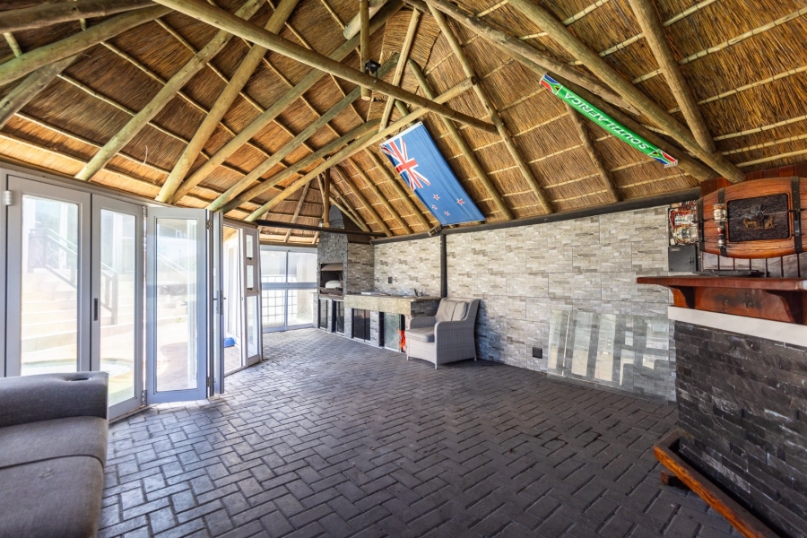 4 Bedroom Property for Sale in Bluewater Bay Eastern Cape